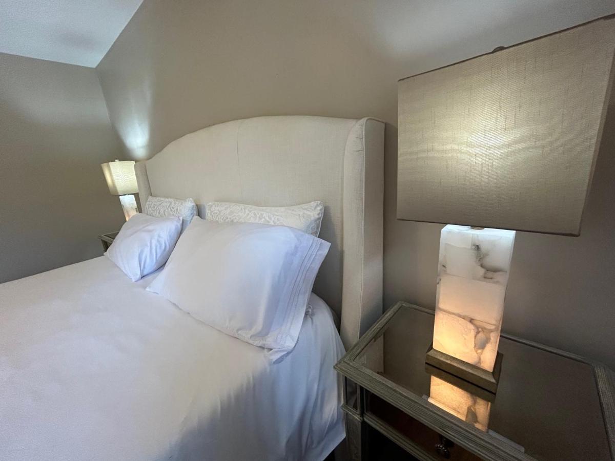 North Nanaimo Gem - Garden-View Room With Private Ensuite מראה חיצוני תמונה