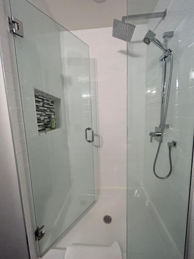 North Nanaimo Gem - Garden-View Room With Private Ensuite מראה חיצוני תמונה