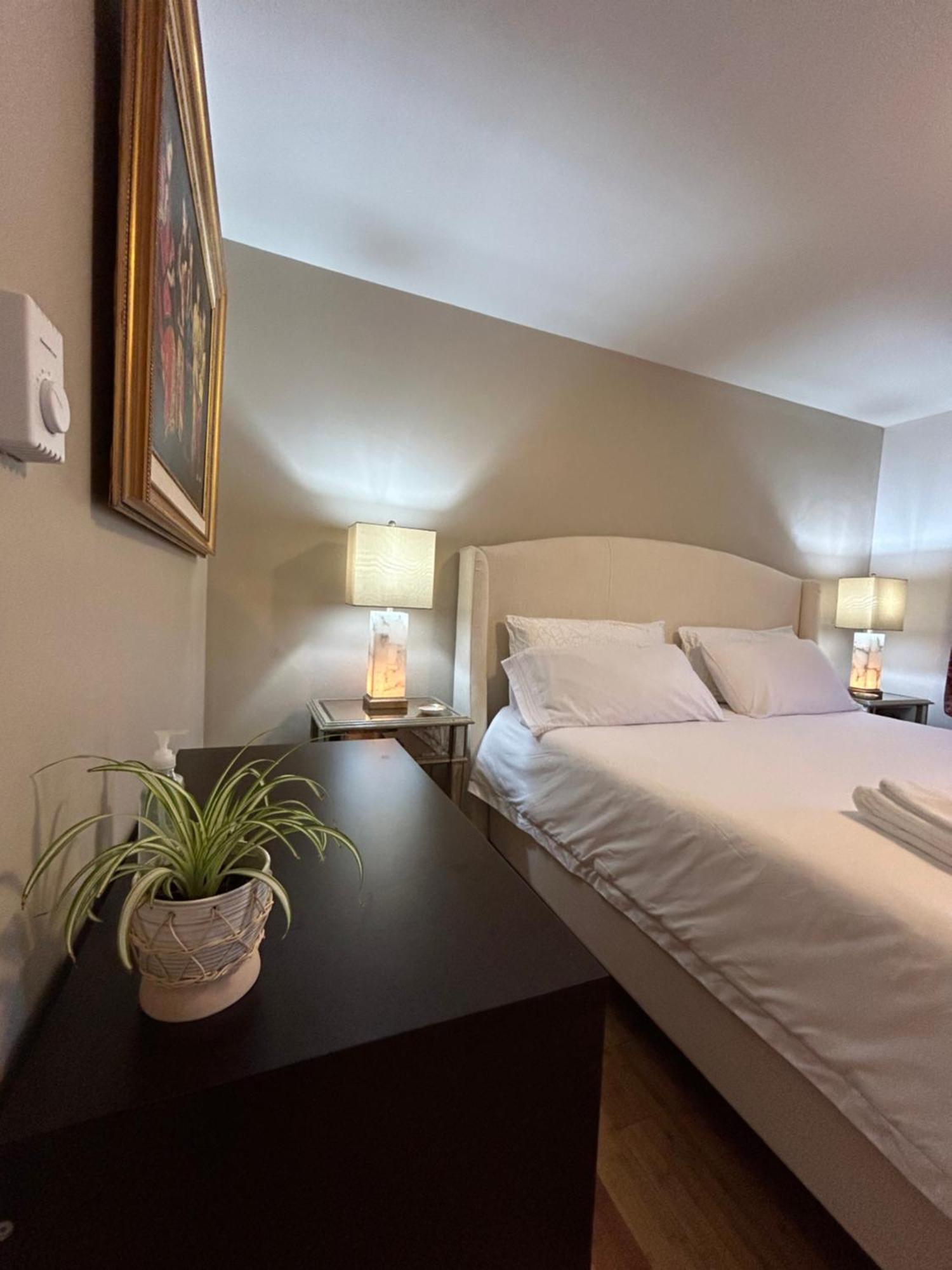 North Nanaimo Gem - Garden-View Room With Private Ensuite מראה חיצוני תמונה