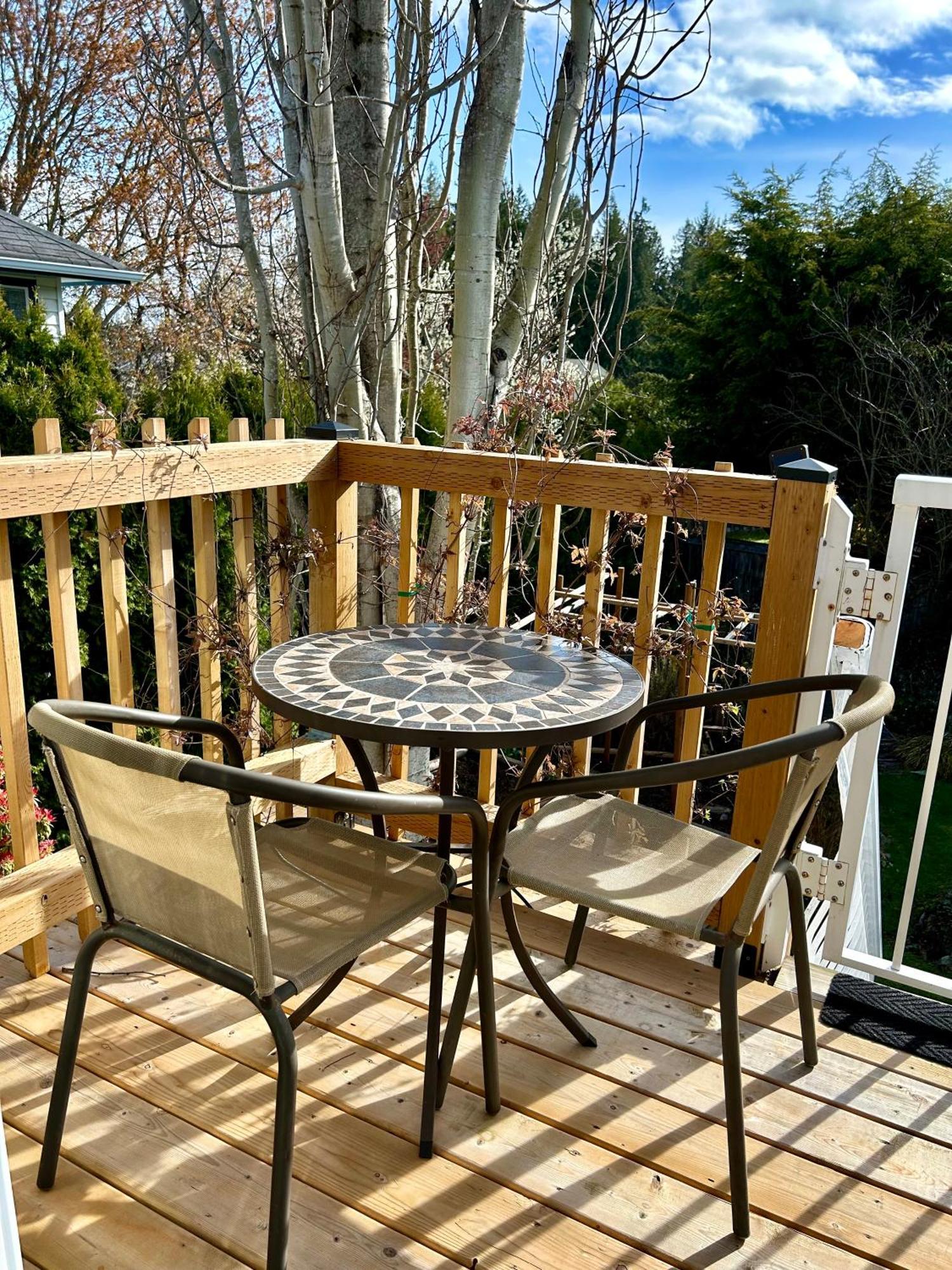 North Nanaimo Gem - Garden-View Room With Private Ensuite מראה חיצוני תמונה