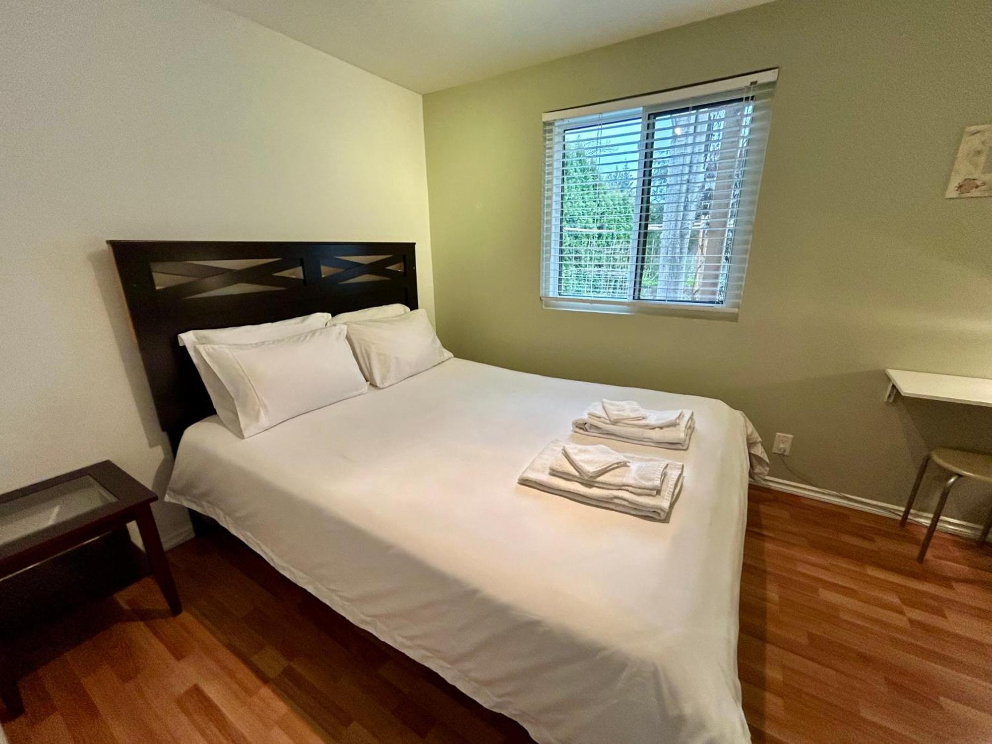 North Nanaimo Gem - Garden-View Room With Private Ensuite מראה חיצוני תמונה