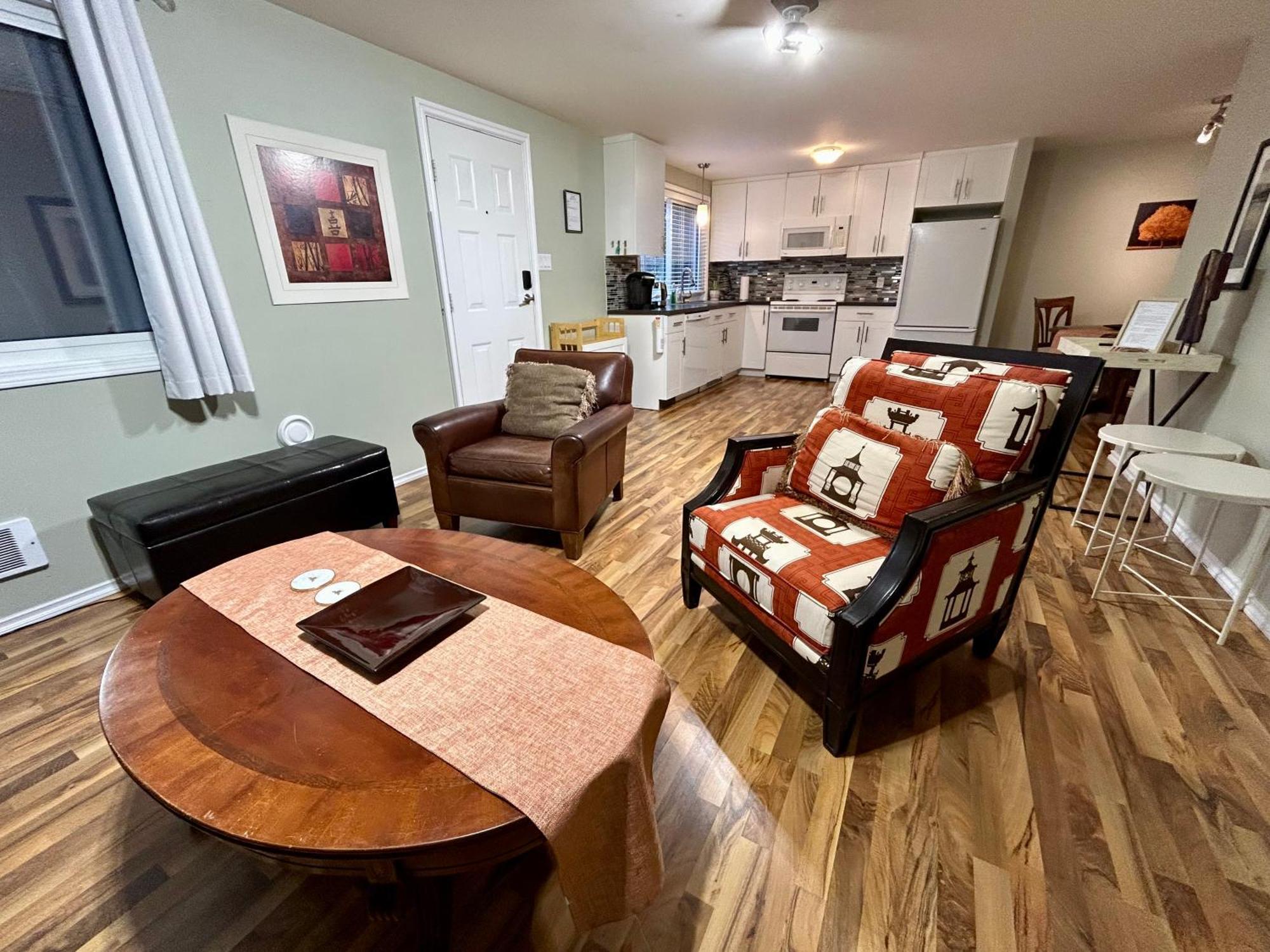 North Nanaimo Gem - Garden-View Room With Private Ensuite מראה חיצוני תמונה